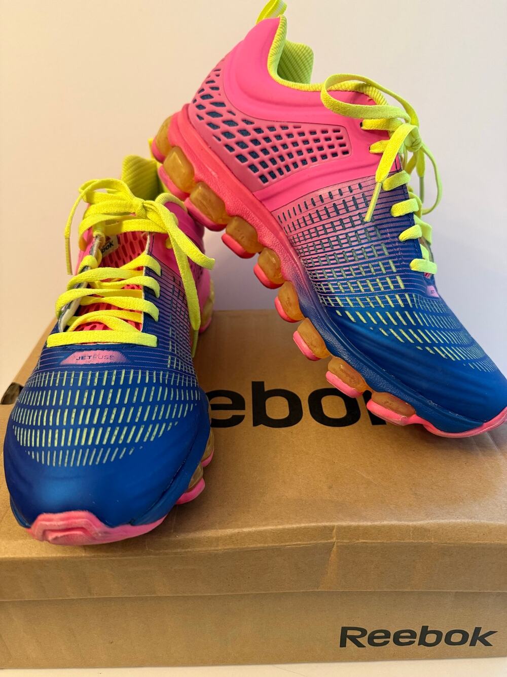 Reebok ZJet Jetfuse Running Shoes Women’s Size 10 Neon Pink Blue Yellow Sneakers